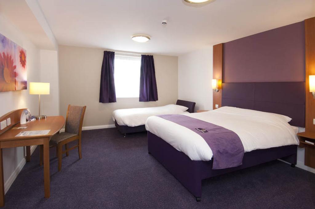Premier Inn Портисхед Экстерьер фото