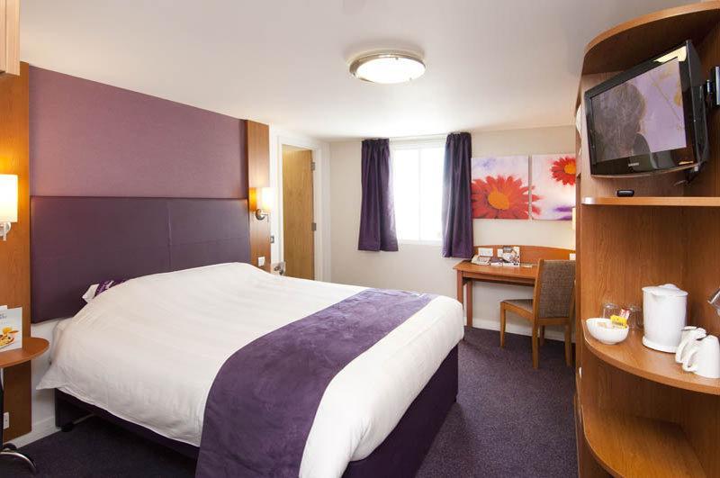 Premier Inn Портисхед Экстерьер фото
