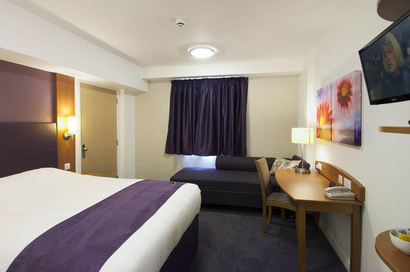 Premier Inn Портисхед Экстерьер фото